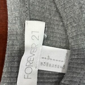 Forever 21 Gray Ribbed Sweater